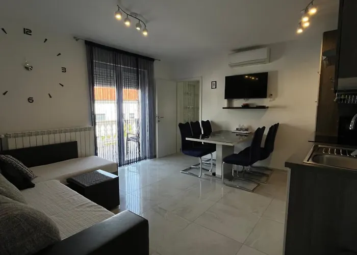 Ostojic Apartman *